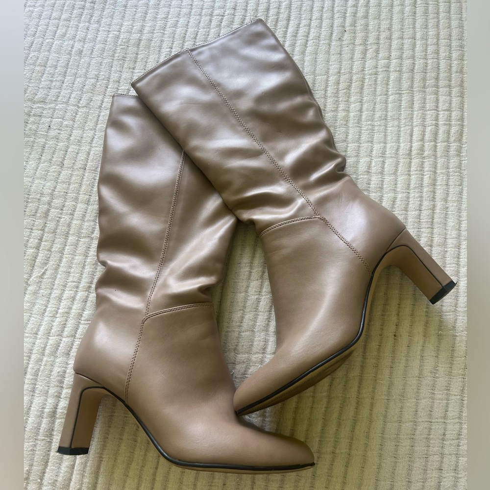 Chic Tan Leather Boots